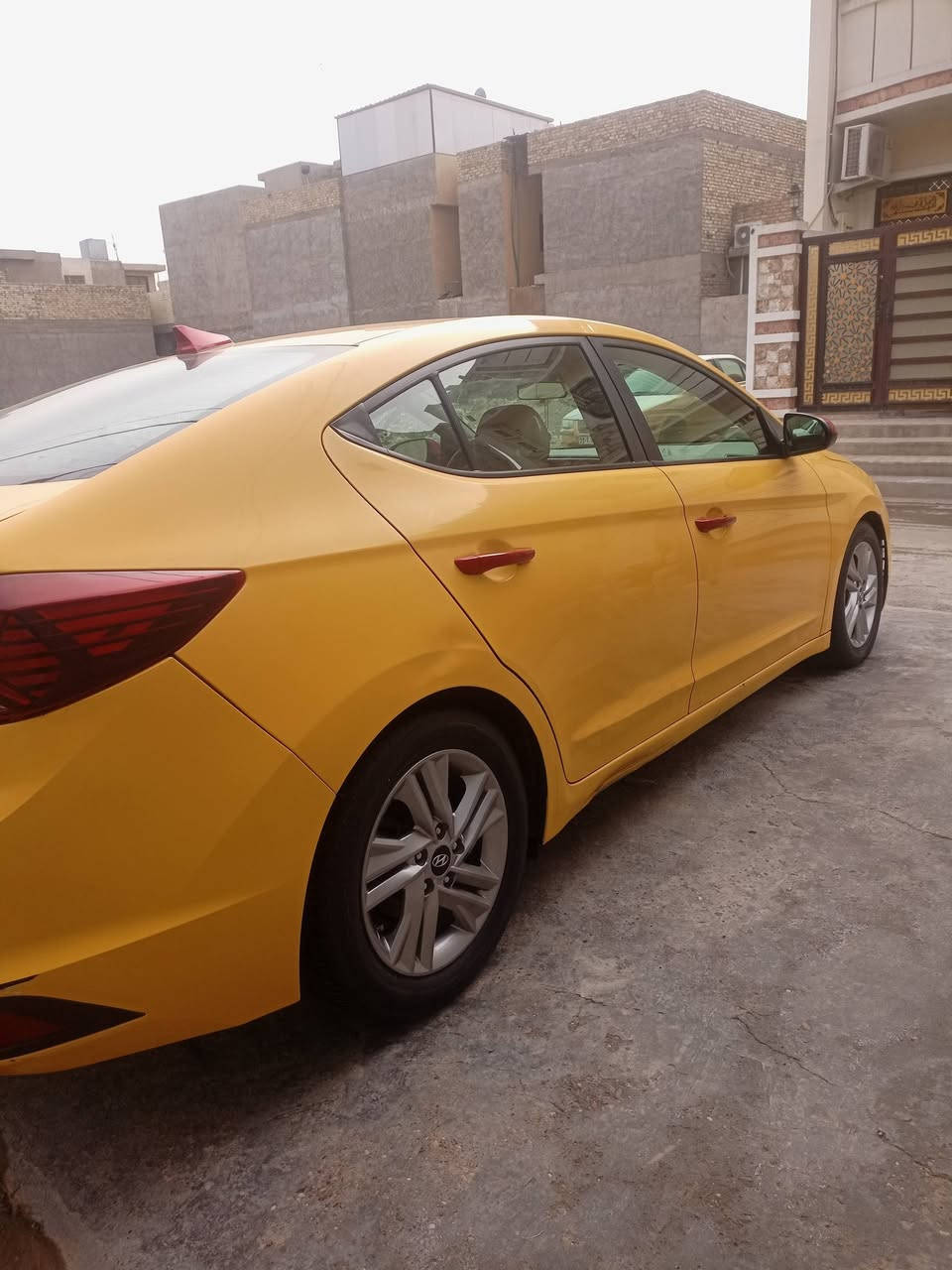 السلام عليكم النترا للبيع مديل 2020 سياره جاهزه بدون ارباك بدون تبديل اي قطعه. سياره لبيبل واحد كير ام تي المرغوب سياره مصفره هيه العنوان بغداد  السعر 135وبيه مجال رقم الهاتف ***********
