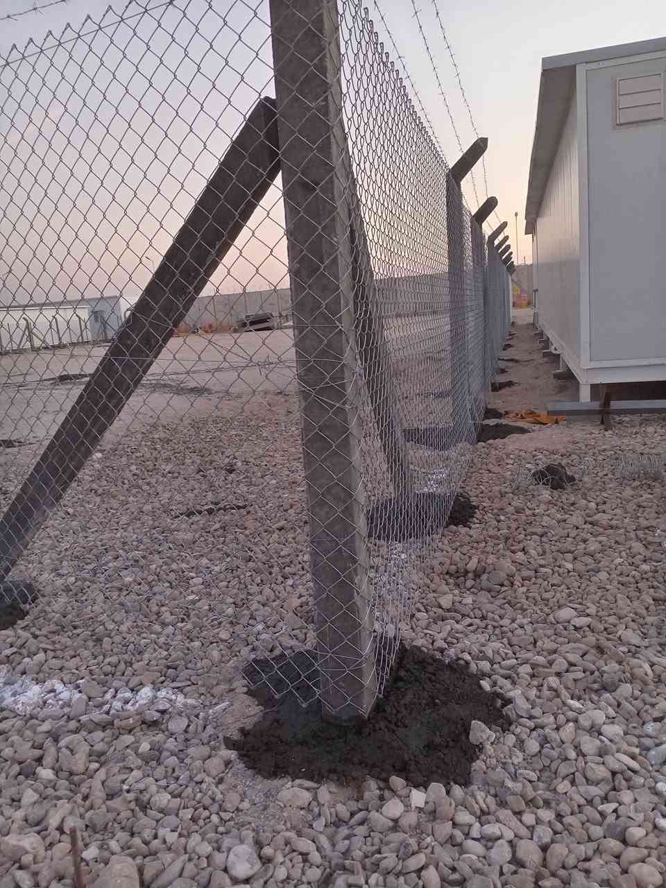 مستعدون كافه التجهيزات للعمل ونصب الاسيجة الابيارسي جادر وبدون جادر نوعيات الابيارسي والجادر وحتى الابيارسي العشبي تركي //   يوجد لدي كوادر فنية متميزة نضمن لكم الجودة والسرعة في إنجاز السياج الابيارسي نعمل في جميع المحافظات العراق الحبيب  للاستفسار الاتصال على أرقام التالية واتساب
*********** واتساب
*********** واتساب
