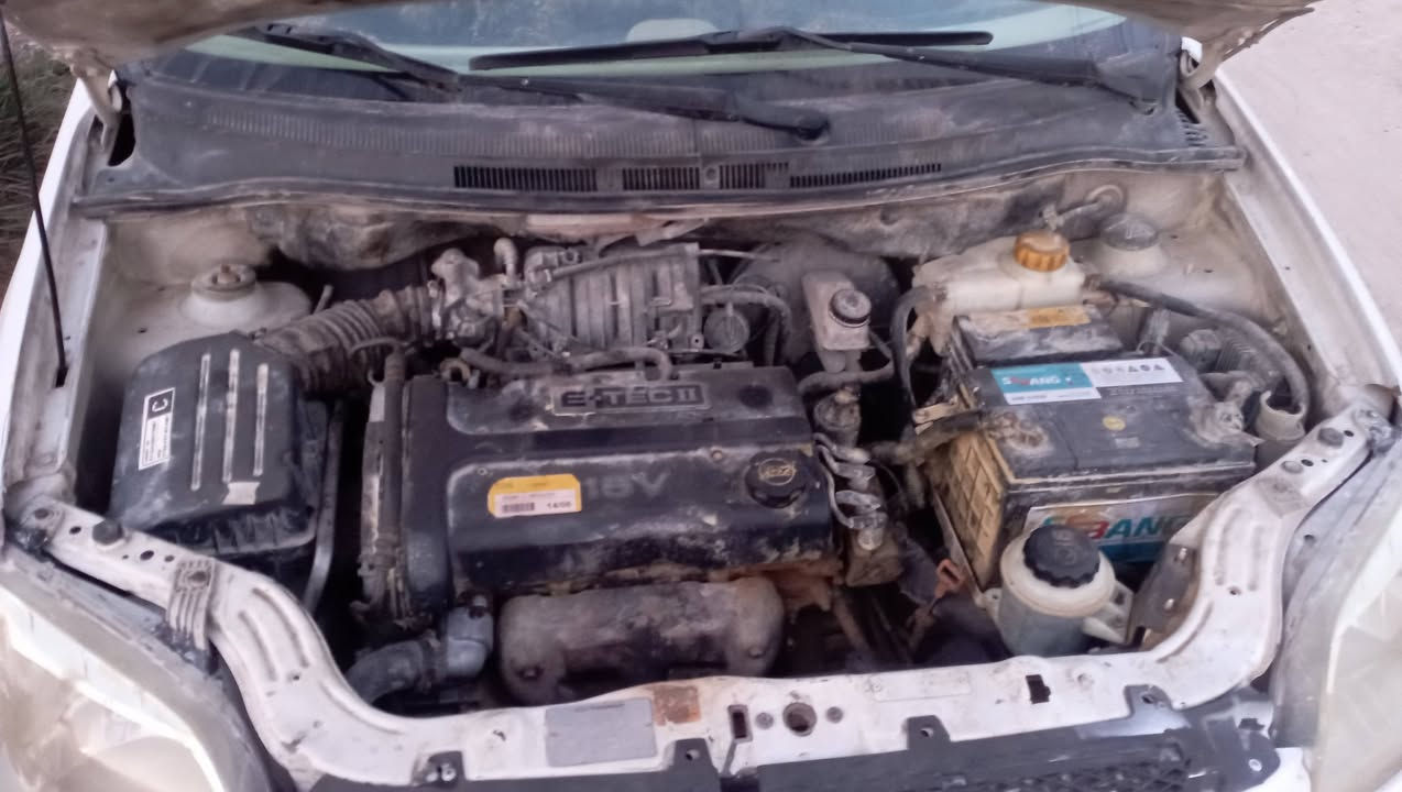 اڤيو 2009 رقم دولي محرك 1600 مسكر السيارة نظيفة جدا ابيع حزام بس هي مو حزام سعر 67 و بيه مجال ***********
