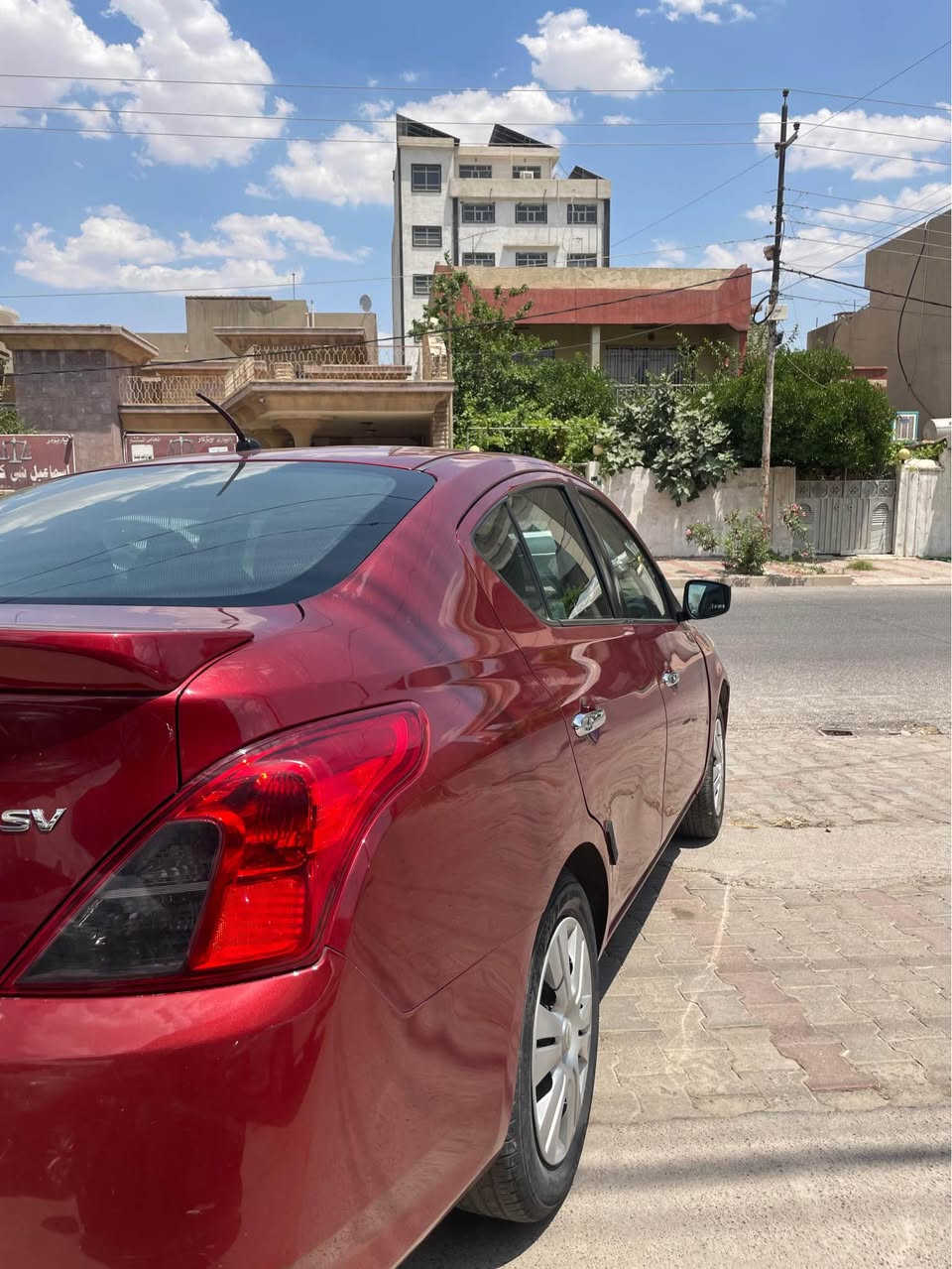 Nissan versa 2018 amreke  نیسان ڤێرسا 

2 دەرگا و دۆسەی سبوغ 
یەک دوو جێ شوخت 
جەمپی پێش هەیە 
ئێڕباگ بویتەوە 
مەکینە 1.6 کەپس
ڕەقەم و سەنەوی ٢٠٢٥
ڕۆیشتن / 105 هەزار میل 
مواسفات Sv 

نرخ / 90$
*********** أربيل, العراق

