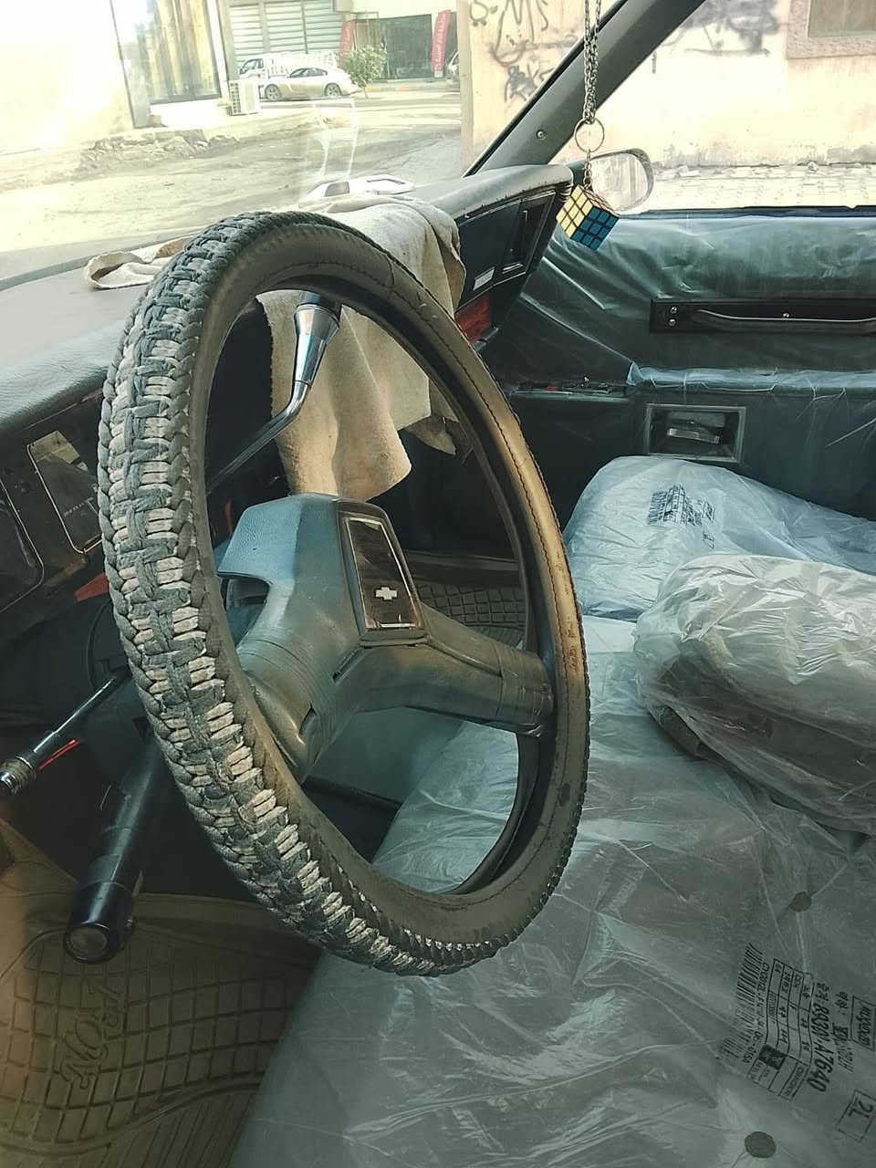 كابرس موديل 88 كلها بلاديه مابيها اي نقص رقم قادسيه بسمنا مكينه وكير جدد كهربائيات كلها شغاله تبريد شغال السعر 40 بيها مجال مكانها حله رقم الهاتف ‏‪***********‬‏
