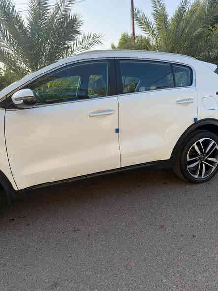 السلام عليكم 
حبايب للبيع او المراوس حسب القناعه 
سبورتج 2020 خليجي 
السياره مكفوله من الصبغ والتبديل حتى الدعاميات 
كير ومكينه وصدر كله جديد ومكفول
ماشيه 77 الف 
مواصفات معروفه 
السياره بدون ذرة نقص 
سويجات ثنين وكتلوكات الشركه بيهه 
رقم وهزة جدد 
باسمي وتحويل ثاني يوم 
السعر 203 وبيهه مجال بسيط 
بغداد الكرخ  حي الحسين 
*********** بغداد
