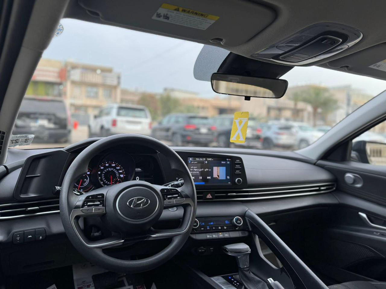 السلام وعليكم النترا موديل ٢٠٢٢ وارد امريكي حادثها باب وجاملغ خلفي بدون دواخل بدون ايرباك موصفات بصمه تشغيل عن بعد رادار امامي خلفي عنوان السياره بغداد الصحفين  مكينه ٢٠٠٠ دوش ***********
