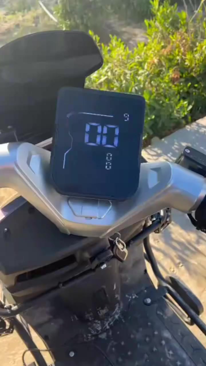 علئ بركة الله دراجه شحن الماسه
نضيفه بعدهي باكيته استخدام اقل 20 يوم 
نشرات لايت ناصي عالي 
دراجه معدله تعديل بسيط 
سرعه حقيقي 130 
شاحنه جديده بيها عداد 
السعر 1مليون مجال وبي مجال 
تواصل ***********
