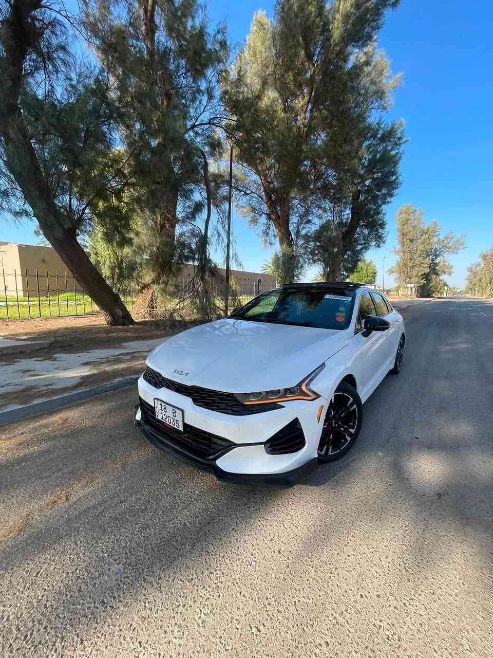 السلام عليكم 
K5 موديل 2021

مواصفات GT لاين فول للاخير
محرك 1600 تيربو

المواصفات:
بانوراما
بصمة تشغيل
كشنات تدفئة
ستيرن تدفئة
شحن هاتف لاسلكي
قيادة ذاتية على الخطوط السريعة
هاند بريك بصمة
تشغيل عن بعد
مثبت سرعة
نظام ABS
مانع انزلاق
حساس ضغط الاطارات
بك لايت LED
شاشة
رادارات جانبية
مراقبة النقطة العمياء
رادار المسار
كشنات جلد 
مقعد السائق كهرباء
لايتات ثلاث عدسات
نظام قيادة ايكو + سبورت + سمارت + نورمال
بلوتوث + AUX + USB
تحكم ستيرن كامل
كير اوتو + عادي
اوتو بريك
خرائط
ستيرن حرف D
زينون LED
توقف ذاتي عند الرجوع
صندوق ذكي
مكان حله 
142 بيه مجال 
***********
