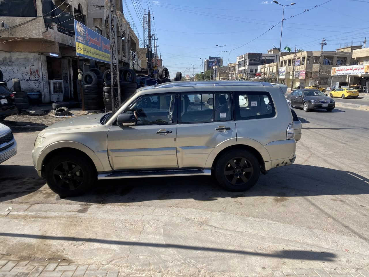 السلام عليكم 
باجيرو موديل ٢٠٠٨ 
كفاله عامه 
صدر كير محرك تبريد كله كفاله 
تخم تاير جديد 
سياره خير من الله 
ماشيه ١٨٥ الف 
مكاني بغداد حي العامل 
***********
