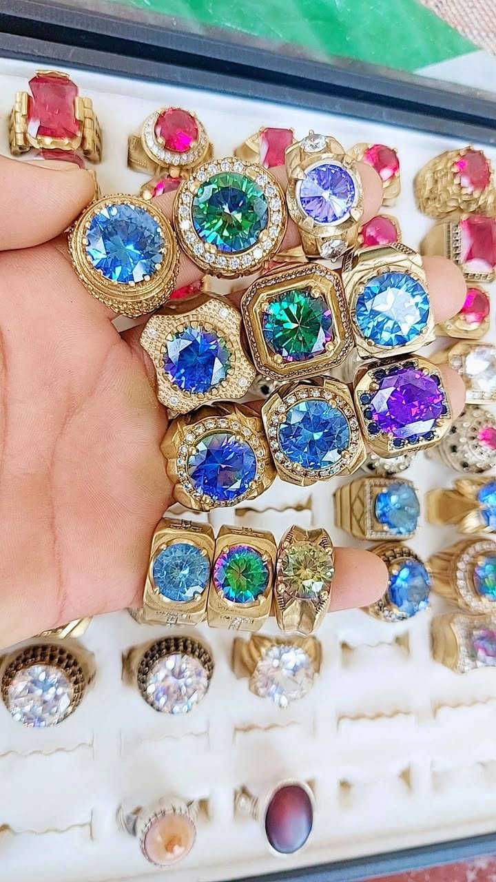 سلام عليكم. للبيع مجوهرات صياغة القالب نحاس خالص موديلات رجالية مميزة احجار اصلية تدگ بالجهاز مال فحص المجوهرات فول ان شاء الله جملة او مفرد الشراي الي على باب الله يراسلني خاص ويتدلل


**إذا كنت صاحب هذا الإعلان وتريد حذفه لأي سبب، رجاءا أرسل رسالة إلى الدعم الفني**