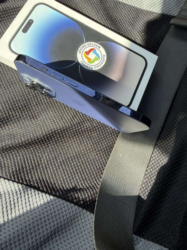 ايفون 14برو ذاكره 256 نضيف مبدل بطاريه اصليه وكاله البيع او مراوس السعر 550 بي مجال بسيط العنوان بغداد ***********
