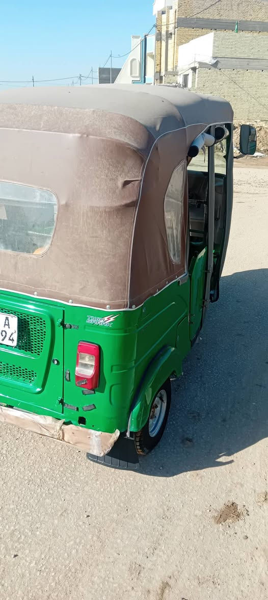 السلام عليكم 22 شهر 12 داخله بل 23محرك مامفتوح كشر نضيف بي شويه رصعه خفيفه بل صفحه سنويه بسمي تحويل شوكت ماتريد السعر 8500 وبيه مجال بسيط المكان القاسم ***********
