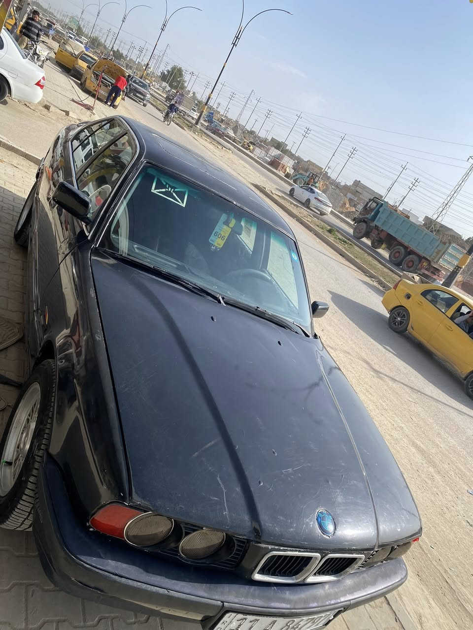 سلام عليكم  

بي ام bmw 520 للبيع 
لون أسود رقم بغداد تحويل مباشر كلشي مصفر السعر 48 وبية مجال 
محرك فانوس مسكر
موديل 92 شرط التحويل
   
سياره رادلها ترتيب شوية 
تواصل ع رقم  بي وات ساب مكان الدوانية
***********
***********
