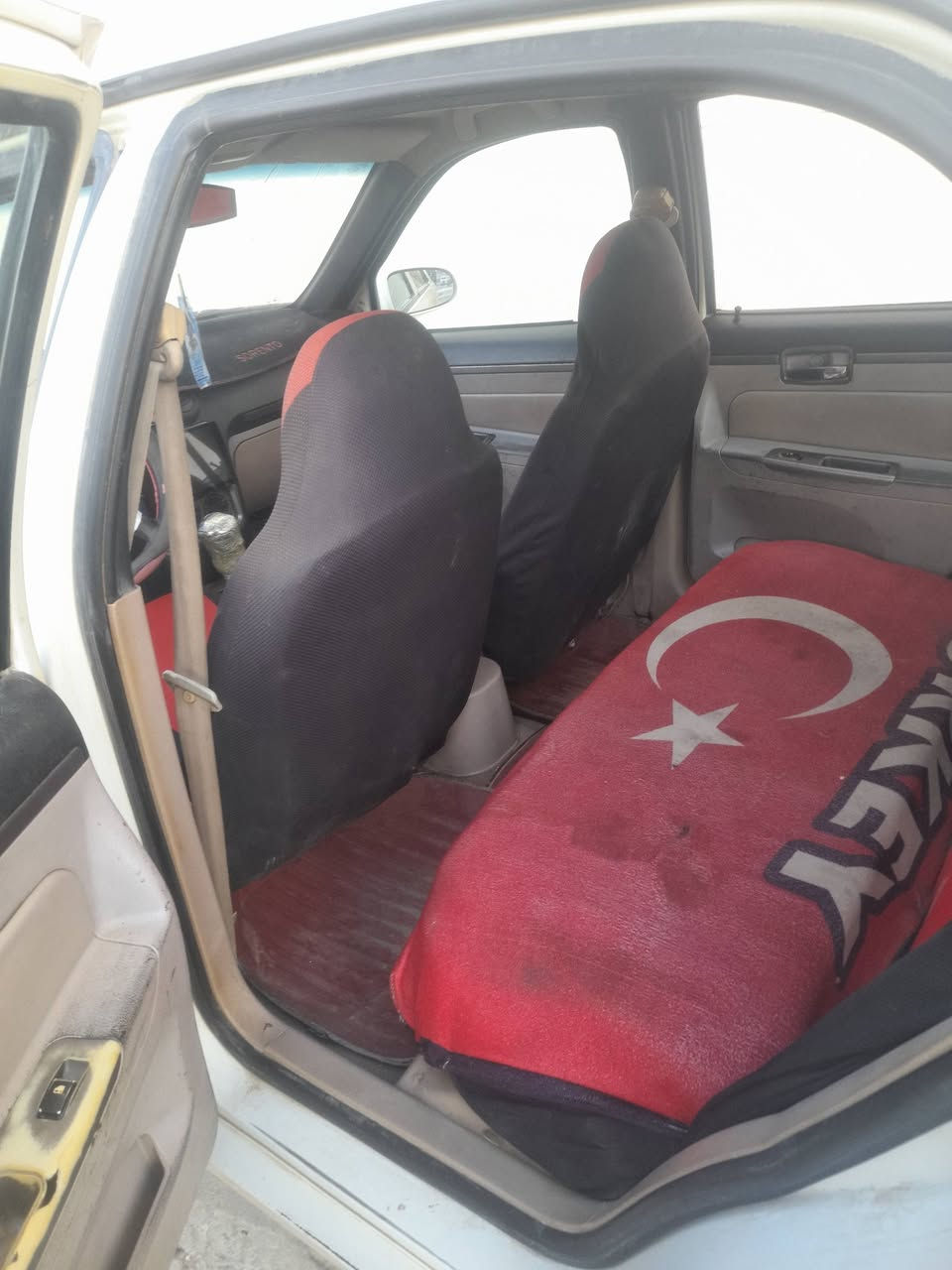 جيلي ck ٢٠١٣ للبيع رقم كركوك انكليزي بسمي مشروع وطني محرك كير شرط صدر دبلات كله جديد تبريد ثلج صبغ قطعه جاملغ الامامي السعر ٤٥ وبيها مجال العنوان تكريت حي العصري الاتصال ( ***********)
