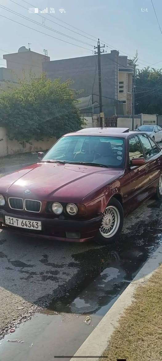 سلام عليكم بيم موديل ٩٢ مسكر  حجم 525 كير اوتو تبريد ثلج مكان *********** منضومه  غاز السيارة بسمي السيارة بيهه خيط تبخير بغداد سعر 63 وبيه مجال
