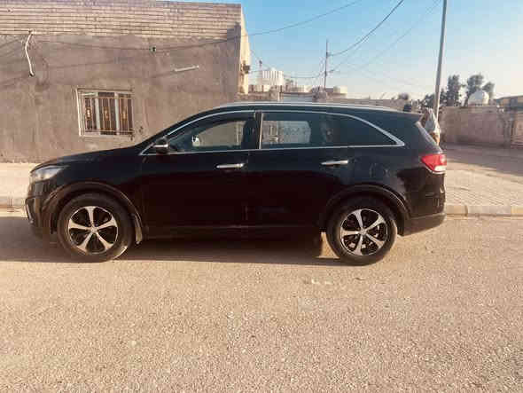 سورنتو 
مديل 16
رقم واسط نكليزي بسمي 
سته سندر 
سبعه راكب 
ثلاثه قطع تبريد 
كشنات جلد 
كشن كهربائي 
شاشه كبيره 

***********
