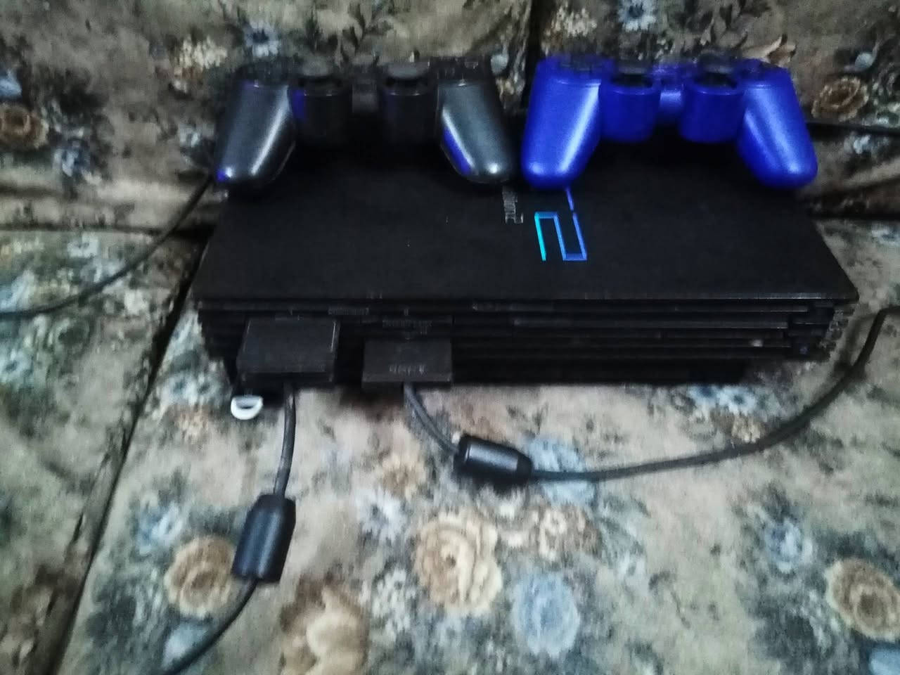 أغراض للبيع كلهم والشراي يتصل على الأرقام *********** /*********** عنواني أيسر سايدين حي النور قرب مجسر المعارض
