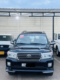 لاندكروزر GXR • ٢٠١٤ • بدون صبوغ