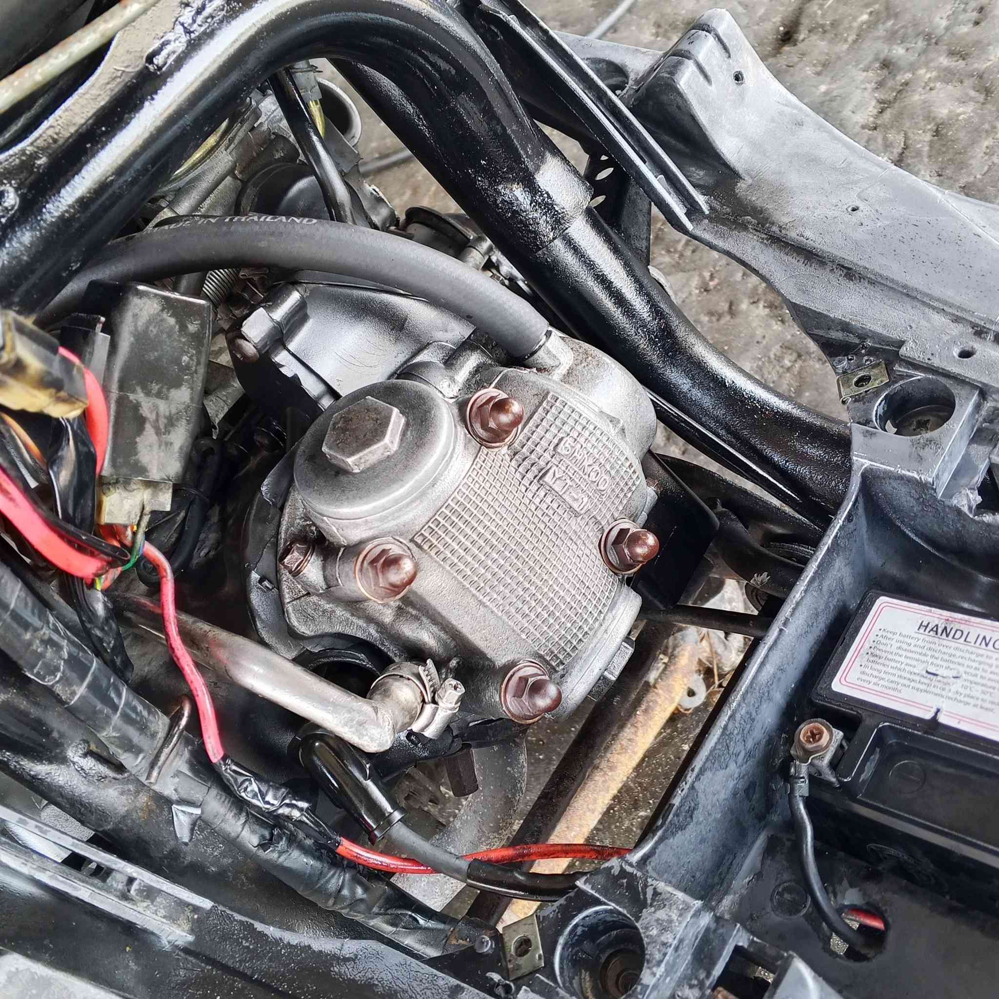 السلام عليكم ماكس قجمه للبيع الدراجه مفتوحه مره وحده سلف هندر كهربائيةت كلها شغاله  شلعه ومعدل فول 49بلاد كفرات كامله المكان الكرنه قضاء بني منصور *********** متواجد السعر550بيها مجال
