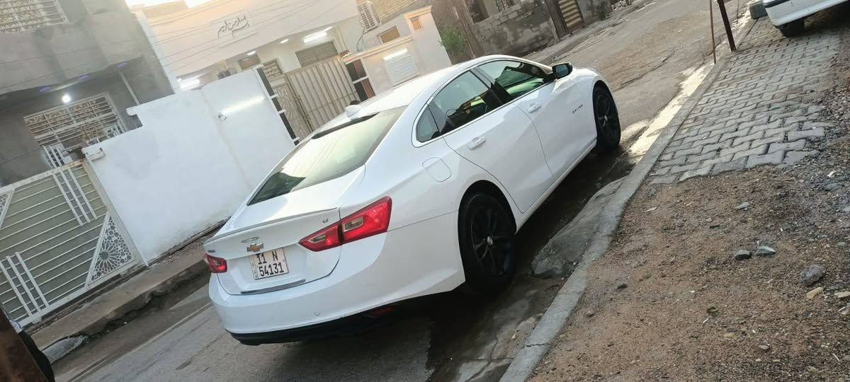 سلام عليكم لبيع ماليبو 2018مكفوله من ضربه والصبغ جاهزة اي نقص ما بيهة كير محرك مكفولات محرك 1500تيربو سياره
تبريد شغال 
السعر 98وبيه مجال باسمي سنوياً 2031هزه جديدة 
العنوان بغداد اليوسفية
رقم هاتف
***********
‏‪***********‬‏
