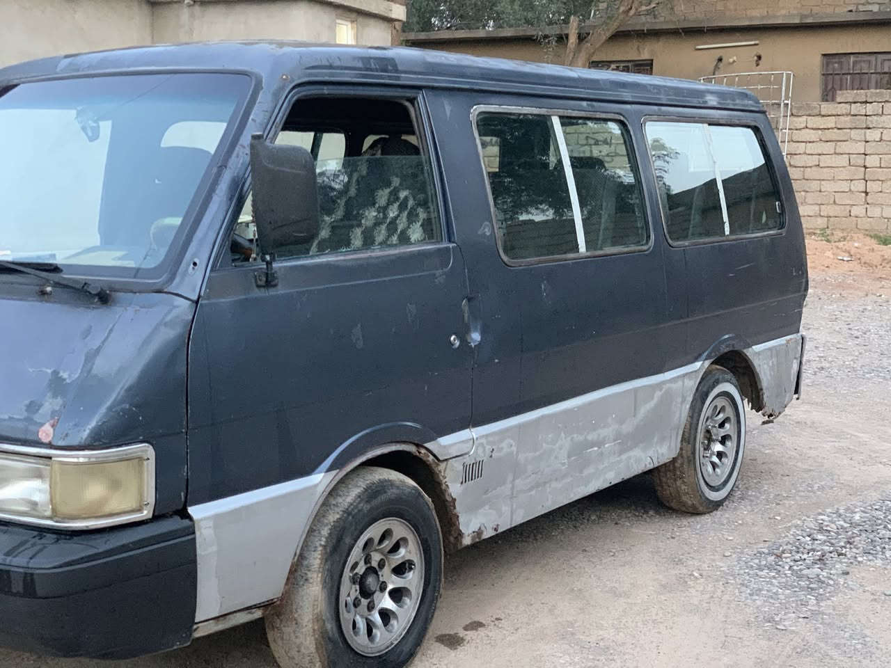 كيا بستا للبيع موديل 1993 كير شرط ومحرك 2700 شرط لاصرف ولا نفخ السعر الاتصال على الرقم /***********
