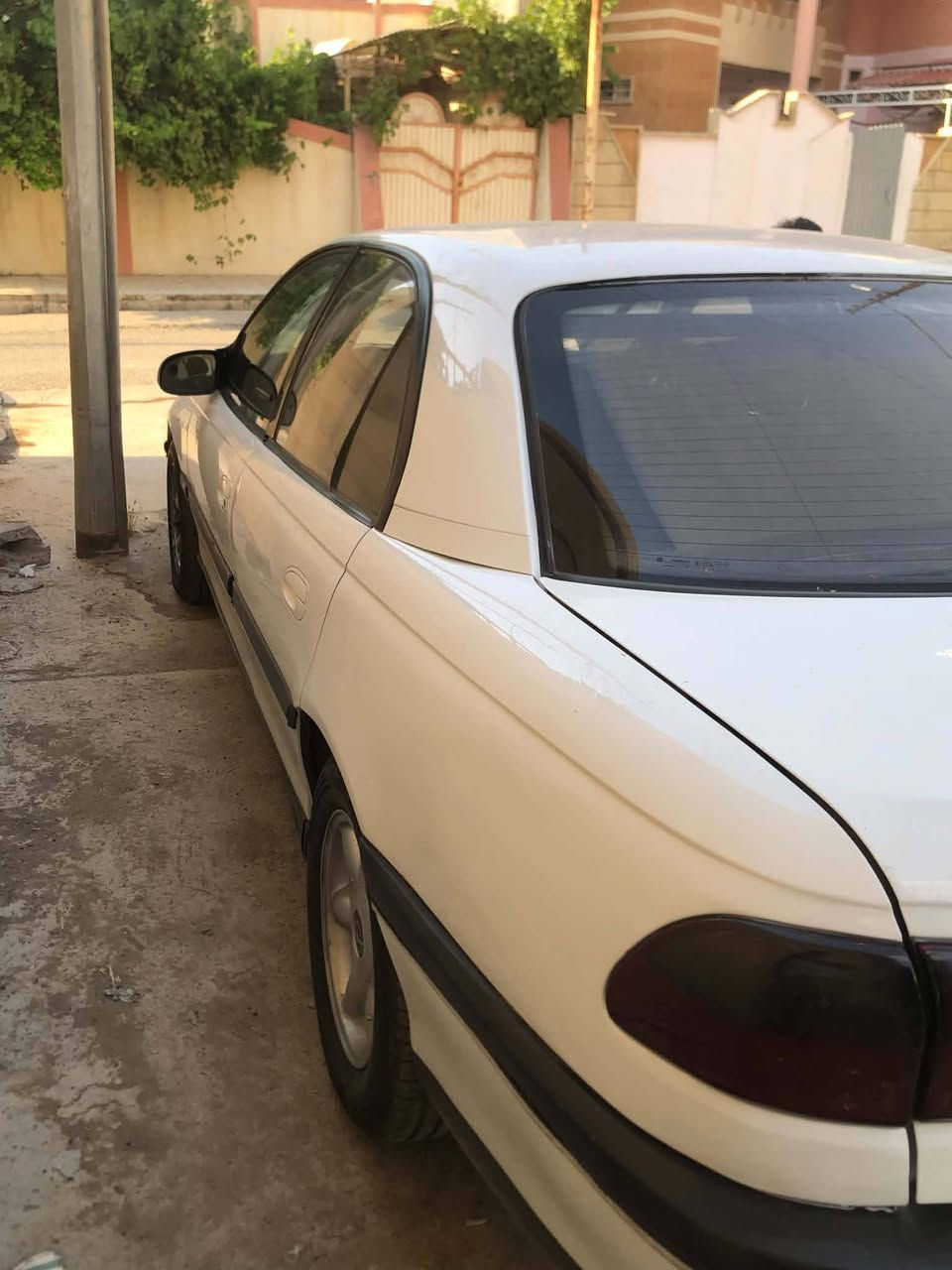 السلام عليكم
اوبل اوميكا بزون للبيع 
موديل 1997
محرك كبس 20 كير عادي 
سلايت 
كشنات كهرب كشنات جلد 
بطاين ابواب جلد 
جام امامي كهرب 
تبريد قطعتين  /يعوزو غاز فقط 
رقم اربيل مسطرة سنوية لل 2029
طخم امامي وخلفي  جديد
طخم تاير جديد
السعر 60 وبي مجال 
+964 776 884 1500
***********
