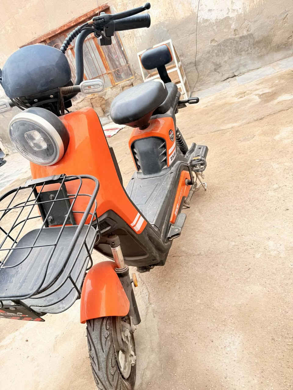 دراجة شحن للبيع واسط النعمانيه دراجه كامله عوزه فقط تاير خلفي دراجه كامله السعر 350. وبيهه مجال الرقم ***********
