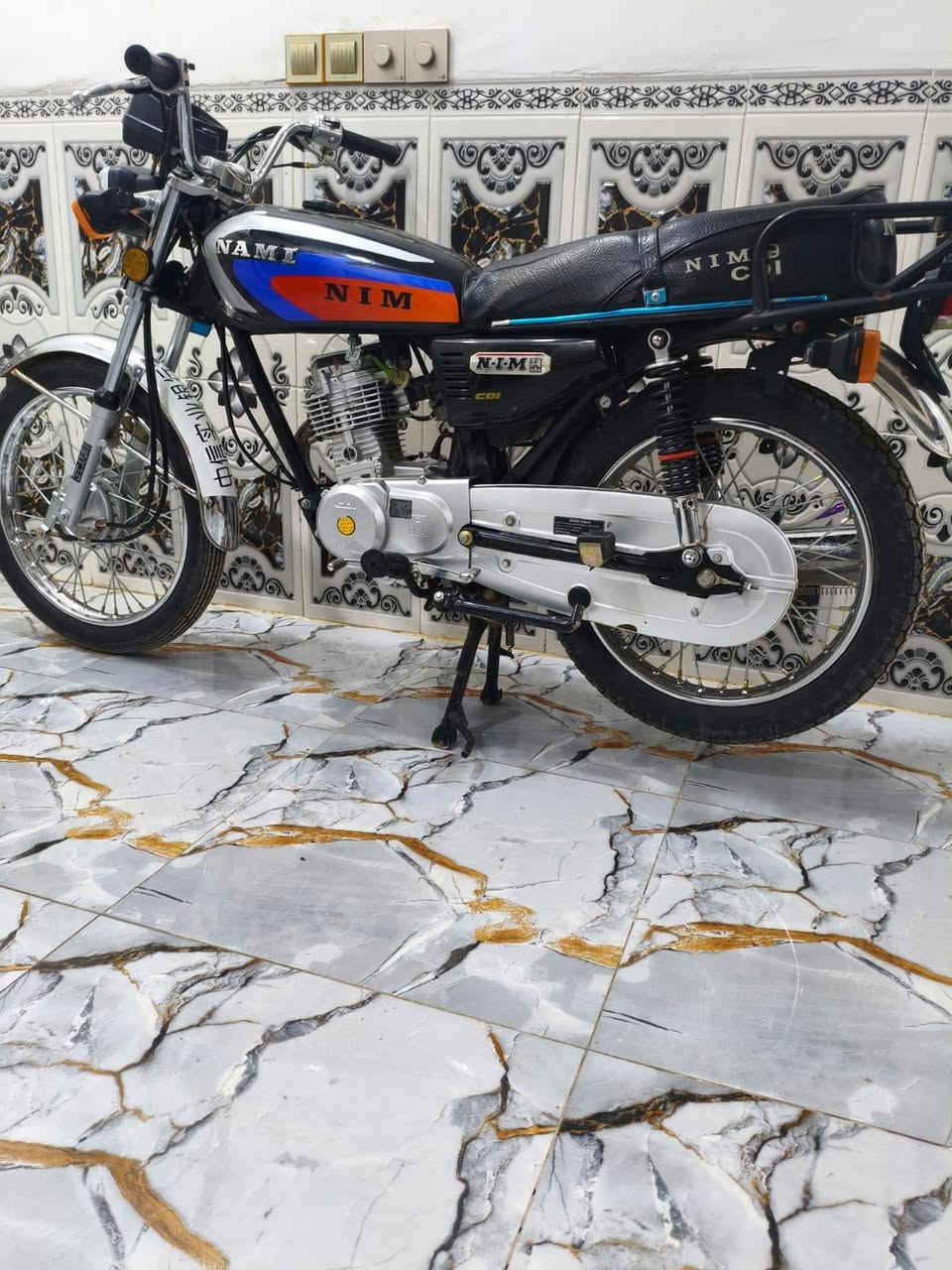 السلام عليكم 
دراجه للبيع 
ناما متياز موديل 2025طالعه
ب2026بشهر الواحد 
دراجه خير من الله مكفوله من كلشي 
سرعه فصله محرك تفيلس ما مفيلسه
ونضافه الصور تحجي 
✅مكاني: ديوانيه ناحية سومر 
ما متواجد خاص شراي 
اتصل وبيك خير وتدلل
✅***********
