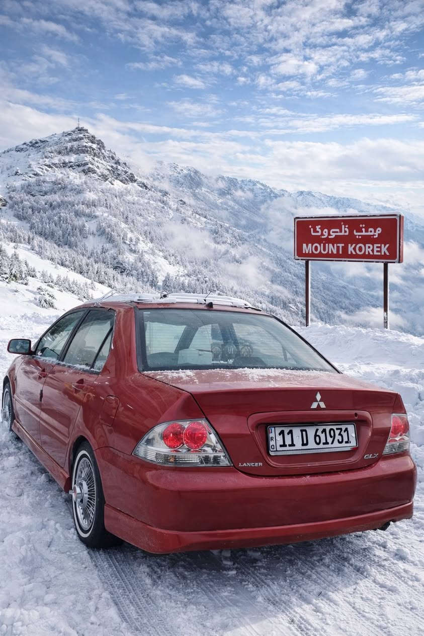 السلام عليكم لانسر بومه ٢٠١١شركه العامه مكينه 2000 جديده صدر جديد كلشي بيها جديد مصروف عليها هواي السياره عدسات للبلوجكتر  ولايت اصلي بيها زينون يعني لايتها نهار داخلها جديد رقم بغداد ب اسمي مصبوغه عام جماليه مو حادث وعندي تصوير قبل لا اصبغها بدون حادث  السياره  

ملاحضه السياره بدون غراض تنباع يعني هاي الكماليات السيبايه والكبات والهورنات 
مكاني بغداد الدوره 
***********
السعر 88وبيها مجال بسيط
