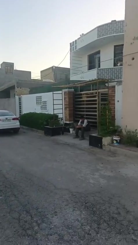 السلام عليكم
قطعة أرض للبيع
مساحه 50 متر 
ركن واقع حال 54 متر
زراعي سند 25.
تنازل شركه واقرار قاضي
بغداد الدوره مدخل البو عيثه مجمع العدل الثاني
*********** واتساب
***********
