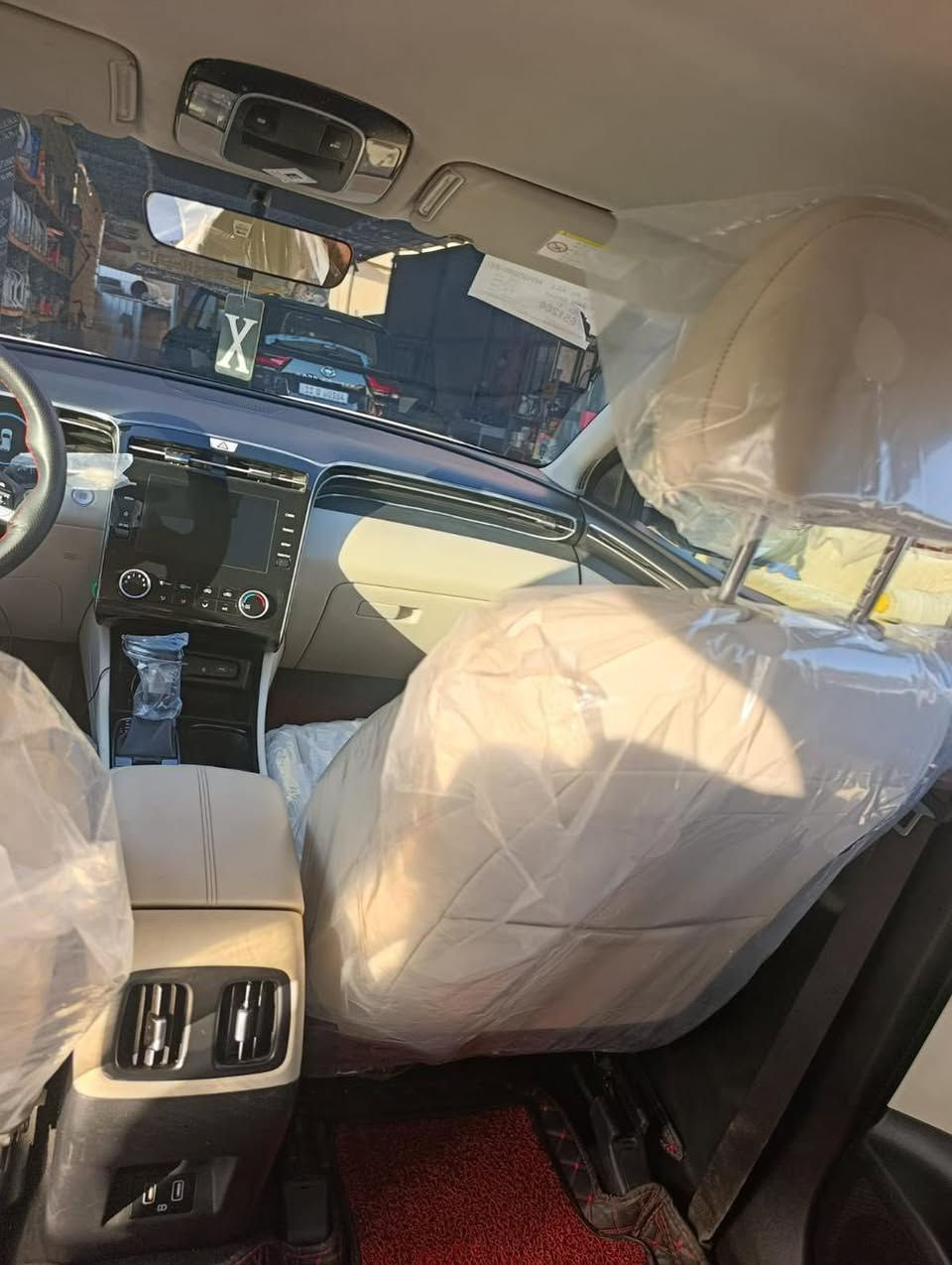 توسان24خليجي
السياره مكفوله كفاله عامه عدى باردبجاملغ الايمن خفيف  كلش 

السياره رقم بغداد بااسمي 

مواصفات الخليجي المعروفه 

ماشيه 26 الف 

السياره جديده بمعنى الكلمه 

السعر 230 بيه مجال بسيط 
***********
