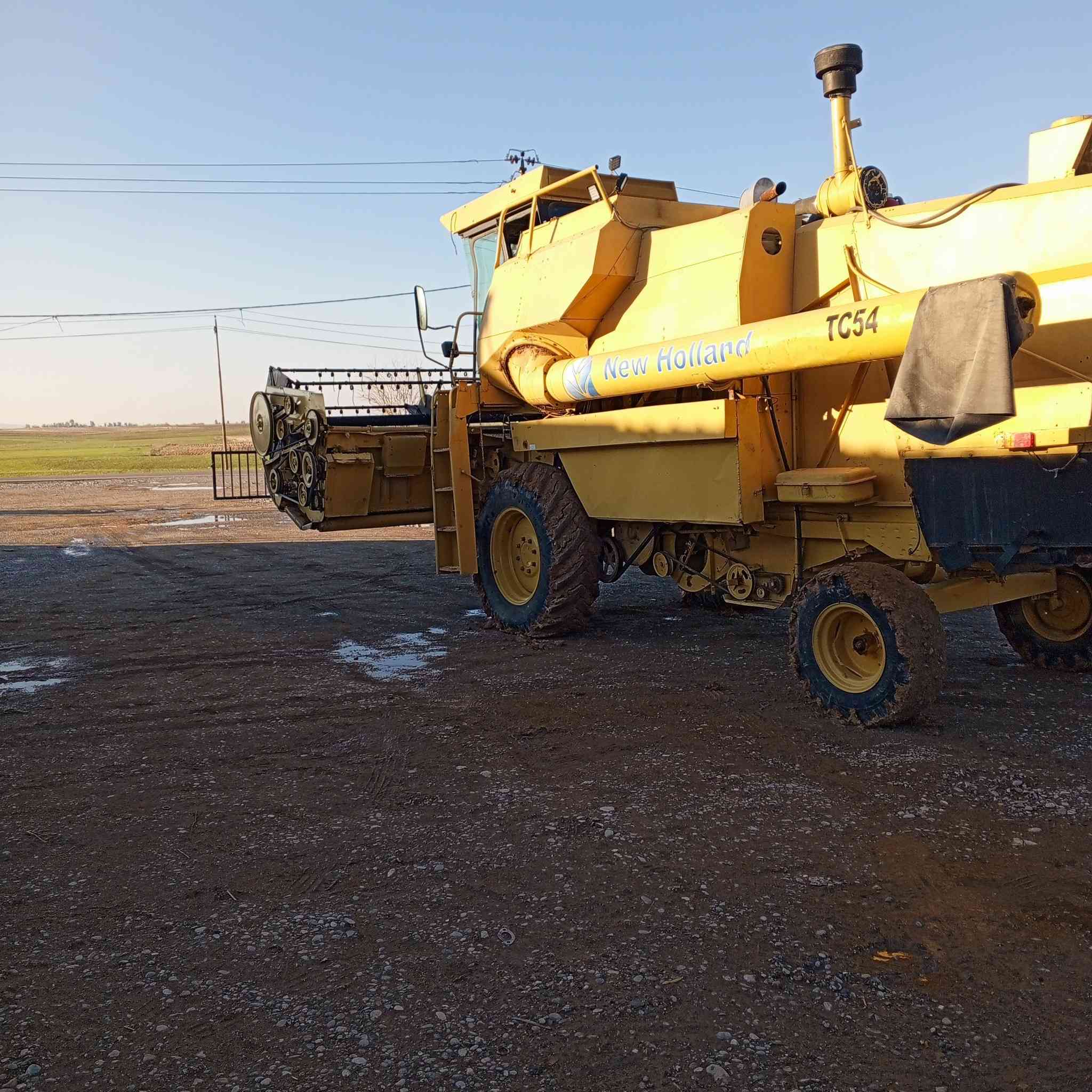 حاصوده نيوهولند ٤بلم موديل ٩٧ منفيس عندي وكالة للبيع عنوان كركوك التون كوبري ***********6
