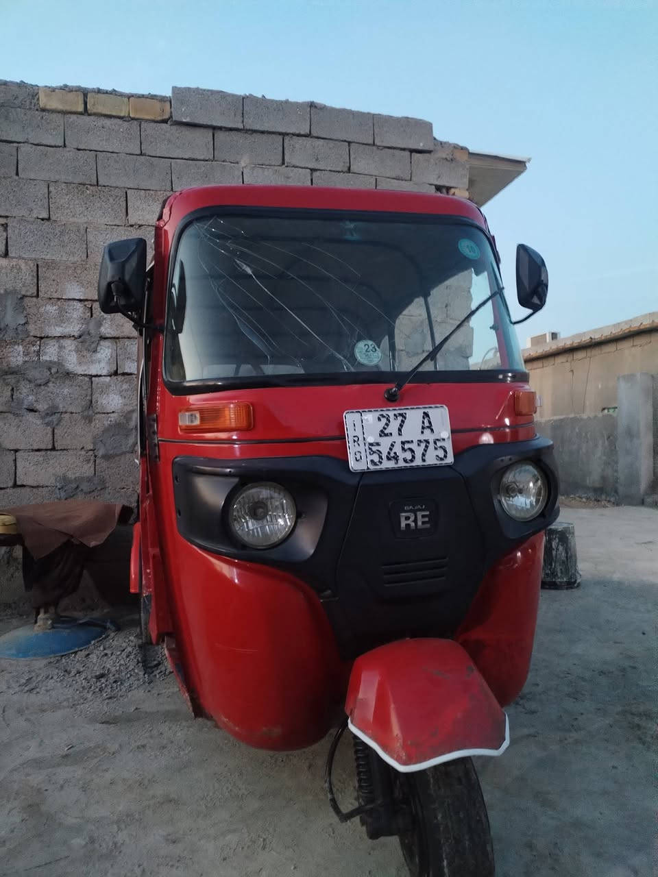 سلام عليكم تكتك للبيع موديل 18 رقم وسنويه تكتك بلاديه سعر 4200 اتصال ***********
