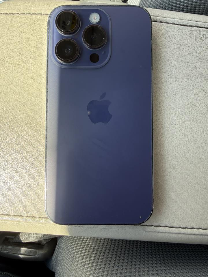 ايفون 14برو ذاكره 256 نضيف مبدل بطاريه اصليه وكاله البيع او مراوس السعر 550 بي مجال بسيط العنوان بغداد ***********
