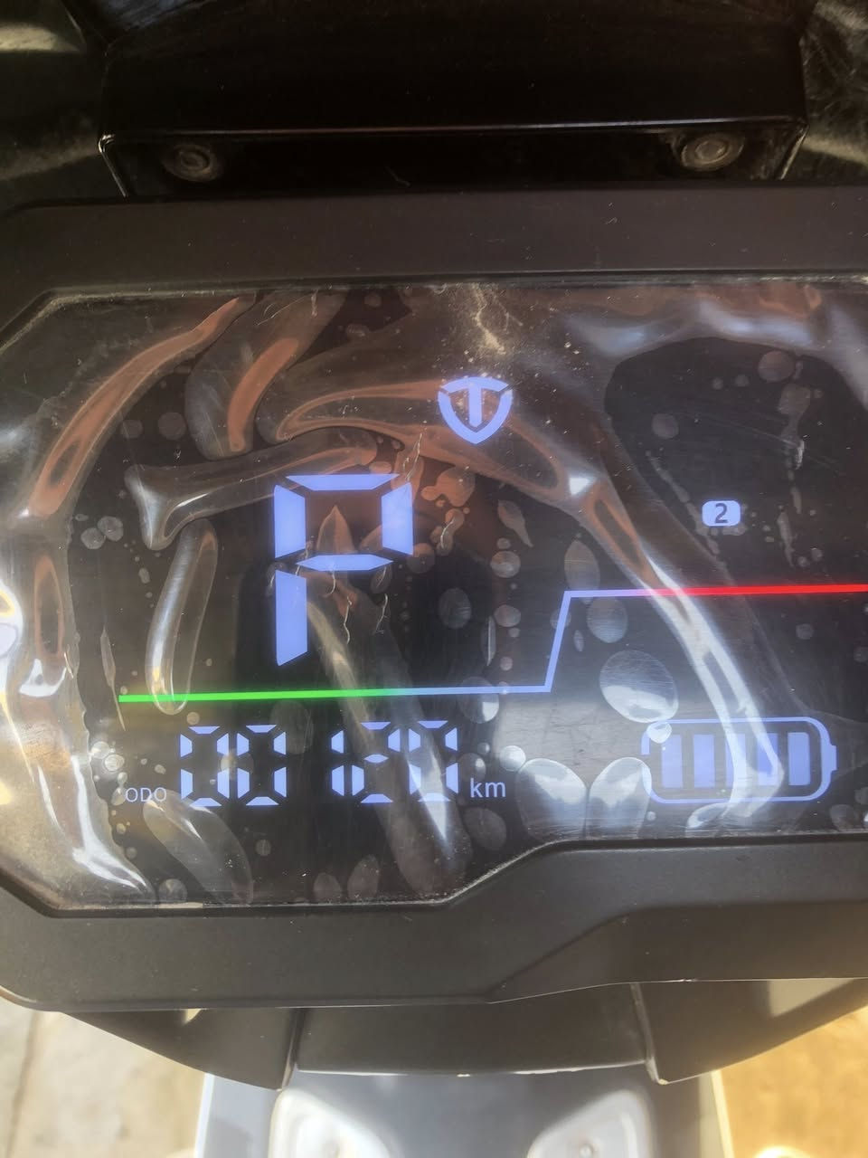 السلام عليكم ريان تالج وحش الكون موديل25 ملف 2000 للبيع سعرها900وبيها مجال ماشيه قليل 120كيلوبس 6بطاريات مسطره دراجه صاروخ اي استفسار ***********وتساب مكاني بغداد قرب وزاره الخارجيه
