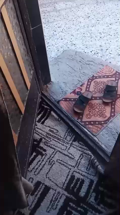 سلام عليكم البيع او مراوس بقطعه ارض
بيت طابو صرف ملك مساحه 125على تاشجير الستفسار ***********
