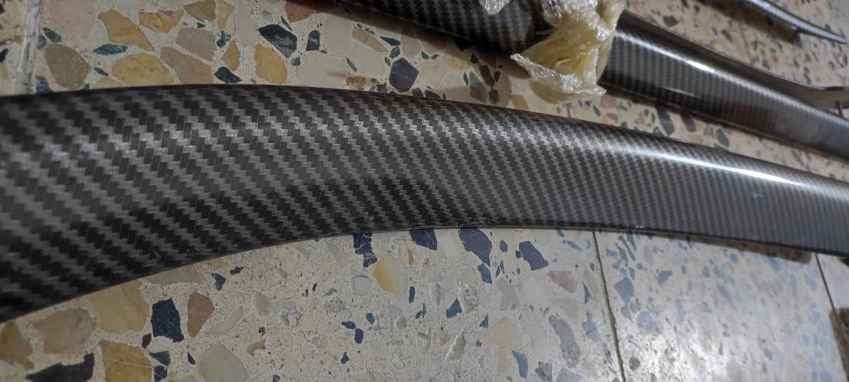 السلام عليكم 
للبيت سستم دواخل خفاش كاربون فايبر اصلي شغل يابان مو لاسق سستم كامل 4 بوب دشبول مع قطع الفرس كاملة أمامي خلفي  11 قطعة السعر 250 
للاستفسار ***********
