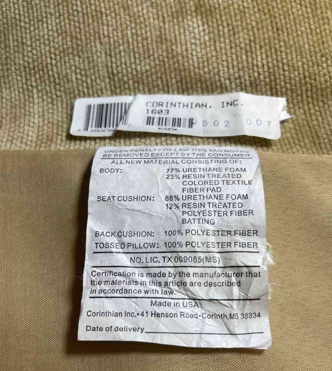 طقم كنب أمريكي أصلي فاااخر 🇺🇸MADE IN USA 
✨ مستورد أمريكي بالليبل الأصلي وبحالة الوكالة ✨ تصميم ضخم وأنيق مكون من 7 مقاعد فاخرة
✅ إسفنج دانلوب أصلي عالي الجودة غاية بالراحة ✅ أرضيات Zigzag أمريكي تمنح جلسة مريحة بشكل لا يوصف ✅ كامل الفرش متحرك بسحابات لسهولة الفك والتنظيف ✅ قماش شانيل أمريكي ثقيل وفاخر جداً بدون أي خدش ✅ قماش ظهر جاكار فاخر من أغلى أنواع الأقمشة ✅ هيكل داخلي من الخشب المتين والقوي جداً
💎 طقم كوالتي وتشطيب عالي المستوى، مكلف أكثر من 2000 دينار عند الشراء الجديد... اسأل وقارن بنفسك.
🔥 فرصة لا تتكرر بسعرررر مغرررري جداً 🔥
الفخامة والجودة الأمريكية ويعطي انطباعاً أن الطقم من الفئة العالية.👌 #بدون_الكوشنز_المعرقه❌️

280 شامل التوصيل لعمان والزرقاء


**إذا كنت صاحب هذا الإعلان وتريد حذفه لأي سبب، رجاءا أرسل رسالة إلى الدعم الفني**
