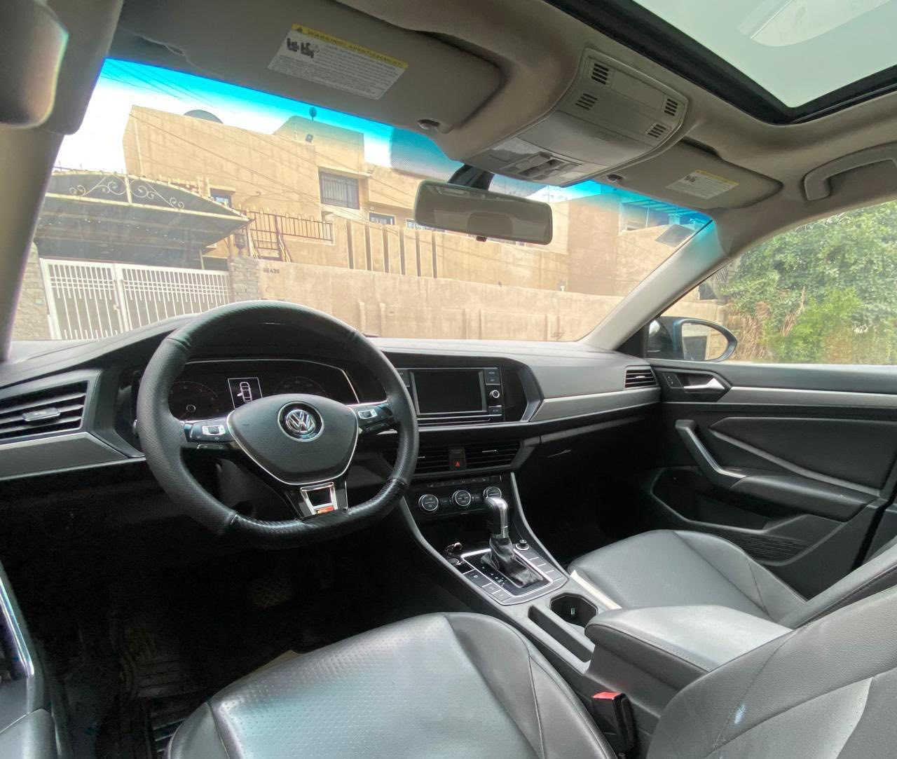 السلام عليكم اخوان 
جيتا ٢٠١٩ 
رقم بغداد الانكليزي الجديد باسمي
 هزه جديده 
فول موصفات 
بصمه  بانوراما  جلد  ردارات جانبيه 
توقف ذاتي  هند بريك بصمه
ويل كب  تحكمات ستيرن 
قياده ذاتيه  لدات وزنون امامي 
لدات خلفي  كامرا  شاشه 
انظمه قياده  تدفئه كشنات 
محرك ١٤٠٠ تيربو جدا اقتصادي 
ماشيه ٤٧ فقط 
كير مكينه صدر تبريد كله كفاله 
السياره بيها صبغ فقط البنيد 
وباب الصدر مبدل اصلي نفس اللون هنا بالعراق 
السعر ١٣٦ماكو هيج سعر جيتا 
بالعافيه على ياخذها 
مكاني بغداد العامريه 
***********
