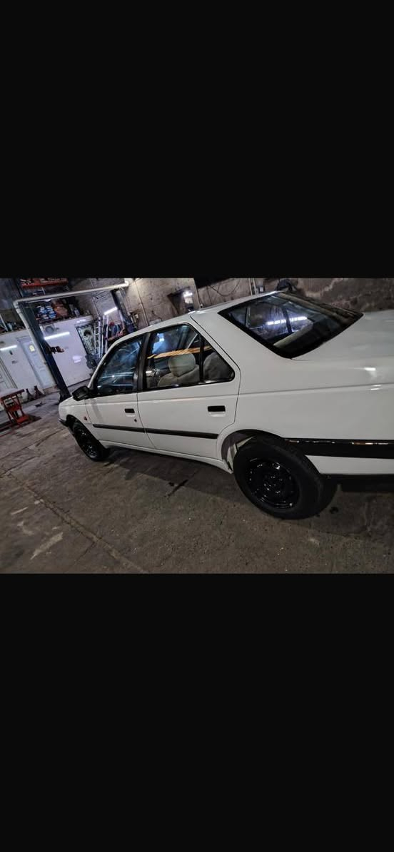 السلام عليكم ورحمة الله وبركاته
بيجو موديل 2012 معمره مكفوله من ضربه قويه

مكينه وكير وحداديه وتخم اطارات ودوشمه كله جديد

بسمنه سنويه جديده لحد ٢٠٣٠ شرط تحويل سعر ٣٢ وبيهه مجال لطيبين 

عنون بصره الجزائر اي استفسار رقم الهاتف ***********
