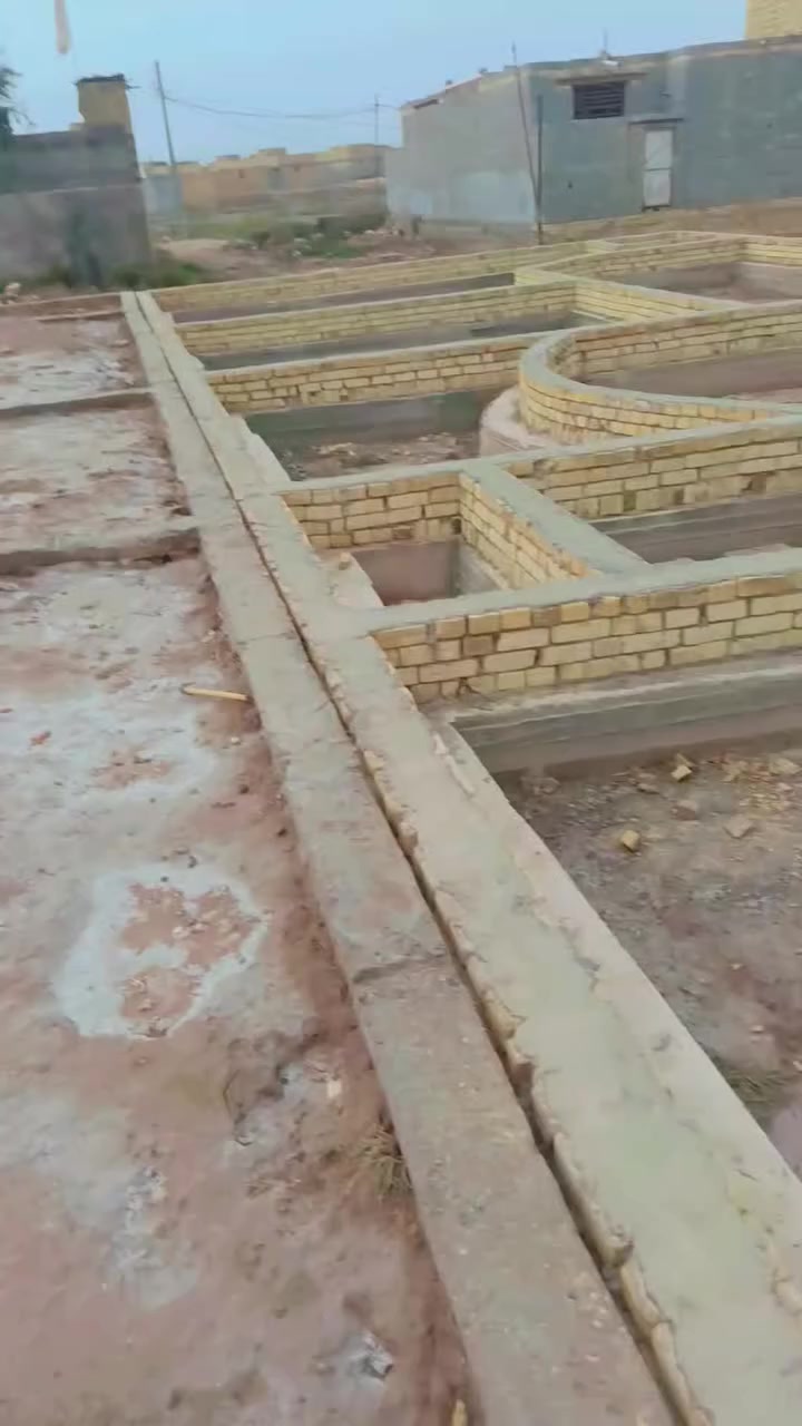 سلام عليكم قطعه مرتبه وخارطه كلش حلوه 200 متر وعليهه شارعين كافت الخدمات بلبيكات الرقم ***********
