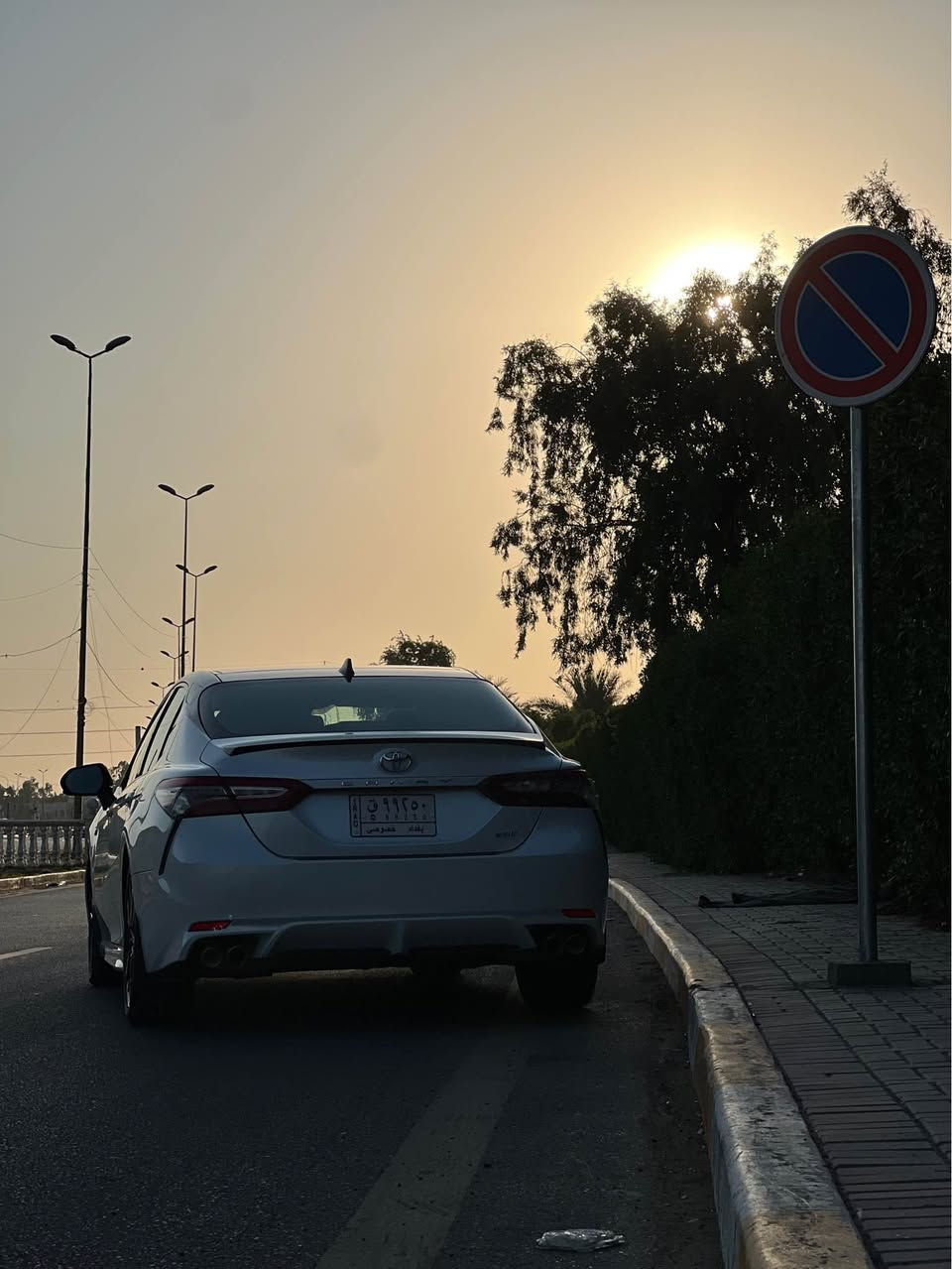 سلام عليكم 
الحلوه للبيع كامري XSE 2019
فول  وارد كندي بنراما 
تو كلر
سياره جانت مضمومه يعني جديده جديده  
مكينه 2500 المرغوب
عداد المسافه(31 الف )ميل بس بس 😋😋
حادثه مثل ما موضح بالصور  دعاميه شبه كلين 
ايرابك دركه فقط   
هنا بالعراق صار بيه طخه بسيطه بالهلال وشويه من باب على كد شبر صبخ  صور حادث منشوره 

موصفات ✌️✌️✌️
قماره سوده 
بنراما 
شحن واير لس
شاشه  كبيره + شاشه عطلات كبيره
لدات ابواب  ودشبول 
كشنات اسود جلد 
تبريد قطعتين 
هندبريك بصمه
اربعه انضمه قياده 
شيفتات ستيران 
كراسي كهرباء 
زجاج كهرباء 
بعد موصفات كامري معرفه 
مكاني عامريه
رقم هاتف ***********
سياره جديده جديده بغداد, العراق
