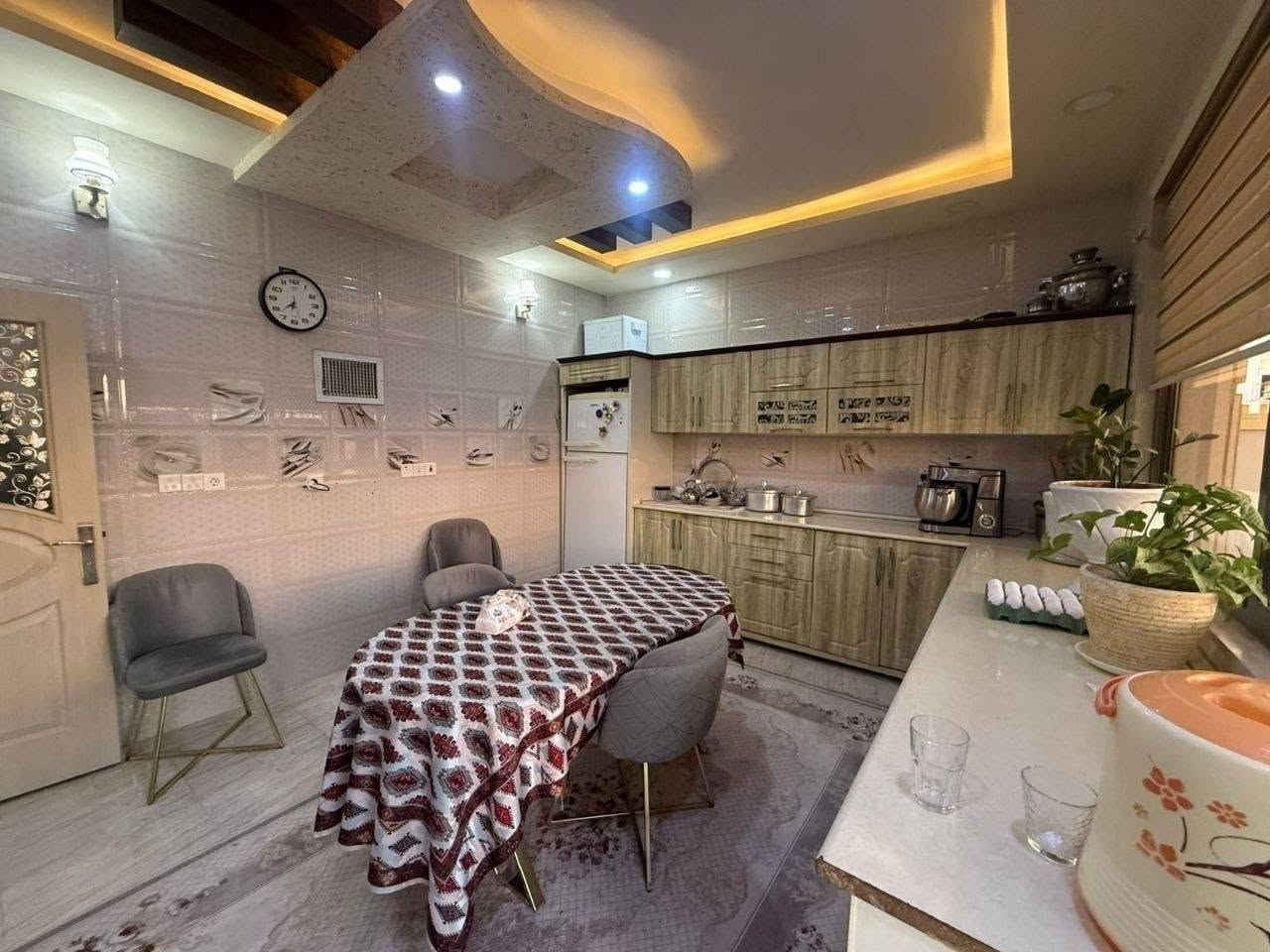 #عقارات_حبيب_علي  
🔸سند طابو يتسجل بإسم اي عراقي
📍أربيل-بيت للبيع 5حساروك قرب شارع كورنيش

➖مساحة 170M طابقين ركن
يتكون⤵️
➖4غرف نوم 
➖استقبال-صاله-مطبخ-مجموعه صحيات-كراج
***********
***********
لمشاهدة الفيديو والسعر والباقي من العروضات ادخل للقناة رابط القناة👇
https://t.me/habeb2ali

#عقارات_اربيل #شقق_للبيع_اربيل #بيو_لبيع_اربيل  #فلل_للبيع_اربيل #مجمعات_سكنية_اربيل
 #عقارات_كردستان  
#استثمار_عقاري_اربيل #عقارات_بغداد_سليمانية_اربيل  #عقارات_شمال_العراق  

12 دفتر
