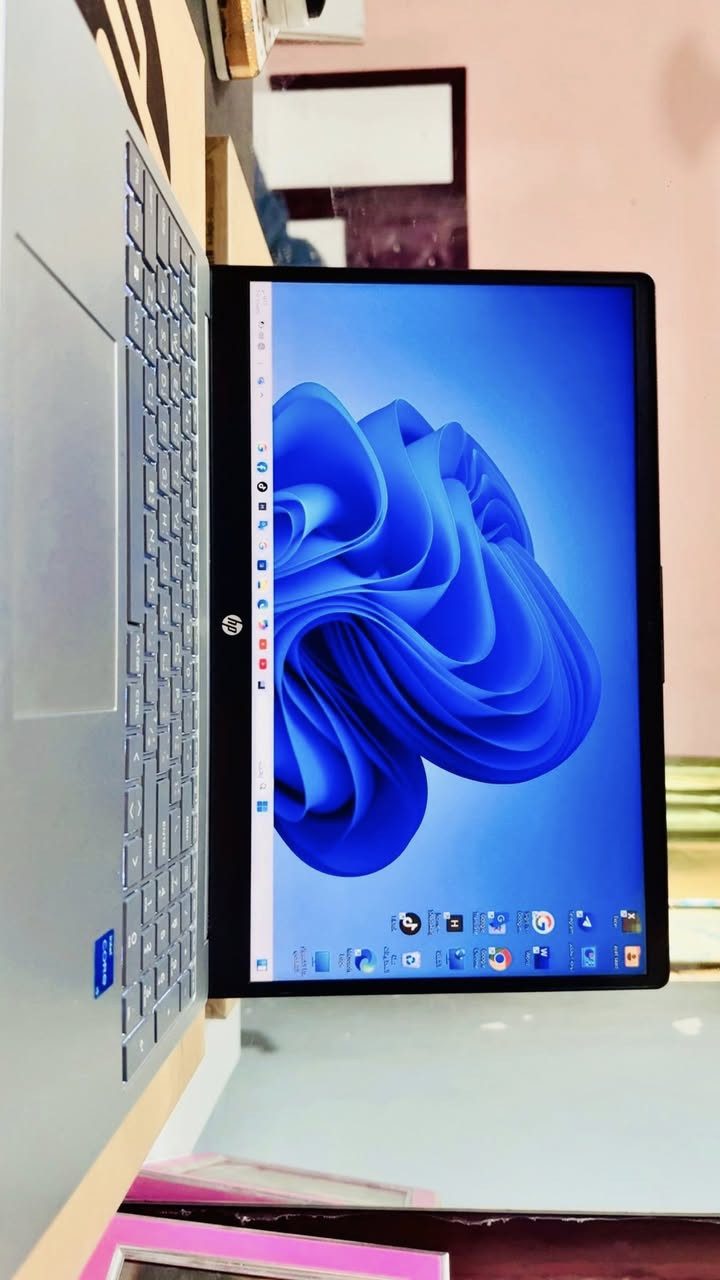 لابتوب HP نظيف جداً وبمواصفات ممتازة وسريعة،
​المعالج: Core i5 (الجيل 13 الحديث)
​الرام: 16GB 
​الهارد: 512GB SSD 
​كرت الشاشة: Intel Iris Xe Graphics 
النظافة: بحالة ممتازة وشبه جديد وجاهز للاستخدام.
الموقع: بغداد
​للتواصل يرجى المراسلة على الواتساب ***********
