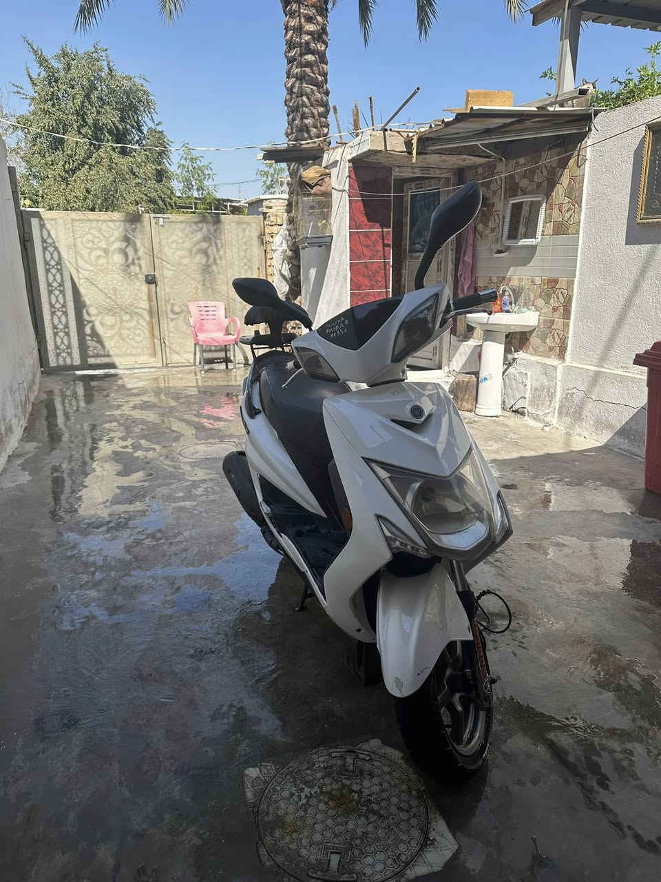 السلام عليكم اخوان دراجه للبيع سكنس لد ياباني قبق نفخ ستان حساس 
2018 دراجة نظيفة مكينه مامفتوحة ودراجة صافيه 
سعرها مليون و50 وبيها مجال 
مكاني بغداد الشعب 
***********
