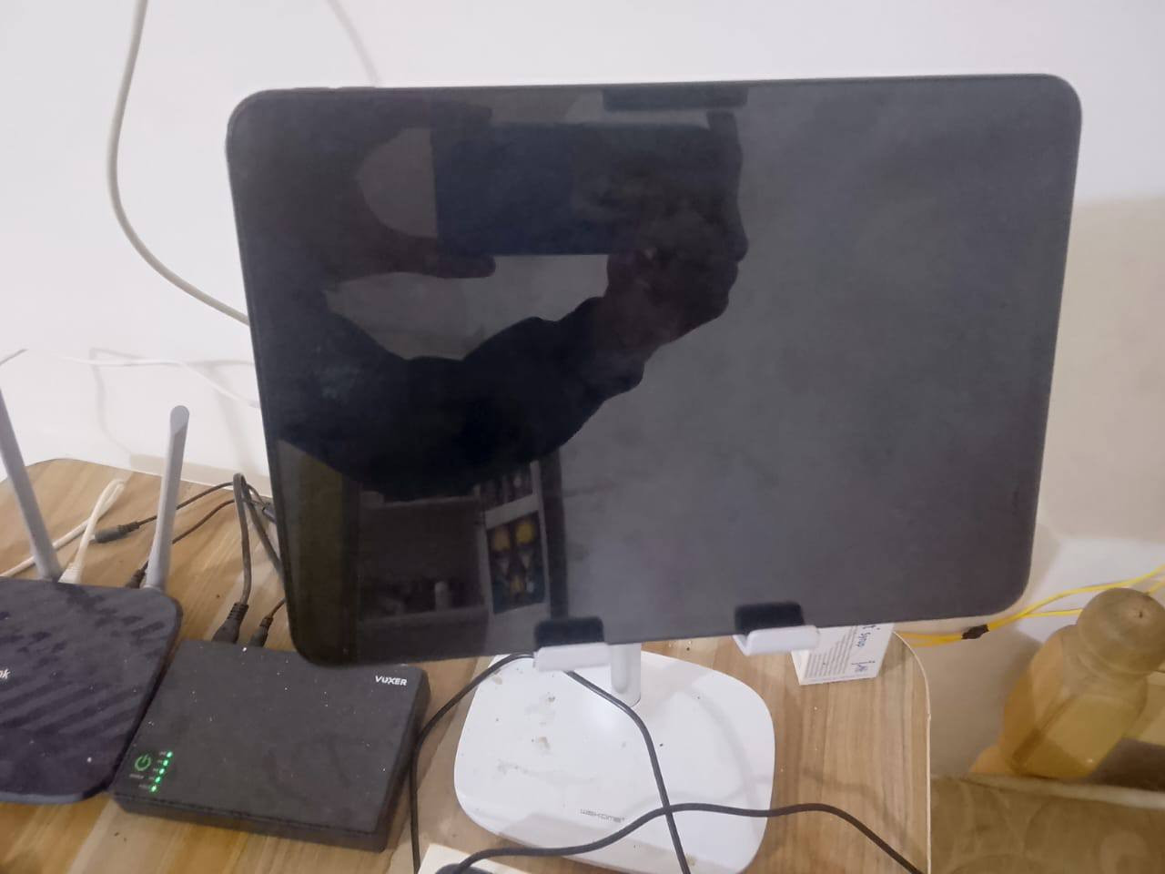 للبيع ايباد 11 برو ماكس ذاكره 256 يدعم 120 فريم ببجي لتراسل خاف رقمي ***********
