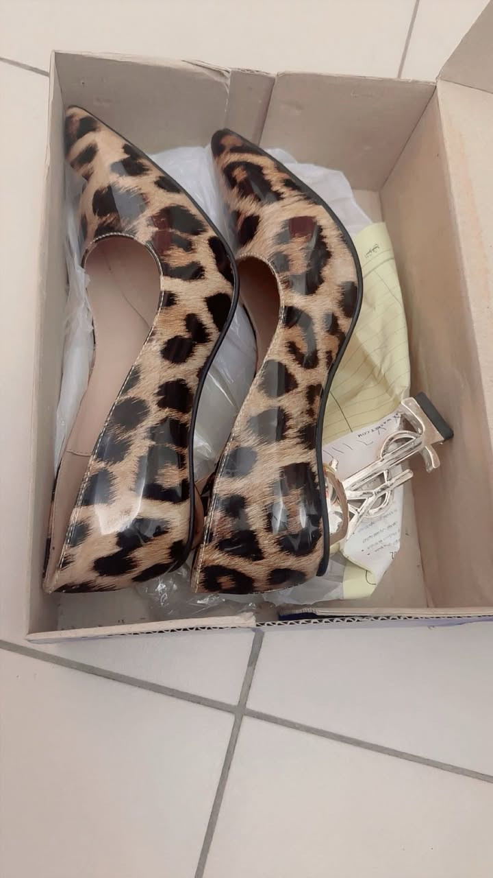 جددبلباكيت ماركة زارا سبب البيع قياسهم صغير علية36وكل قطعة ب30ماخذتهة..ابيعهم اثنينهم40امانة فقط مكدر🤥


**إذا كنت صاحب هذا الإعلان وتريد حذفه لأي سبب، رجاءا أرسل رسالة إلى الدعم الفني**