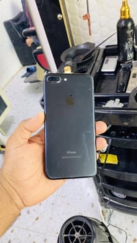 ايفون 7للبيع  تواصل 07872450621