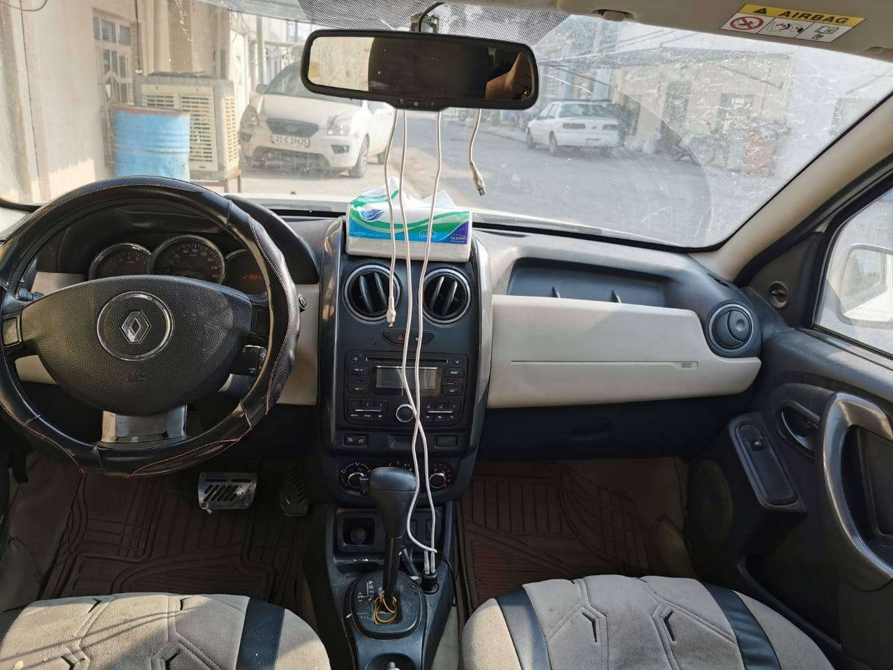 سلام عليكم رينو 2017للييع 
مكينه 2000 كير محرك كشر كفاله عامه سياره خير من الله 

بيع مستعجل ***********السعر خاص ولي ابن حلال لا يعلق تعليقات تافه
