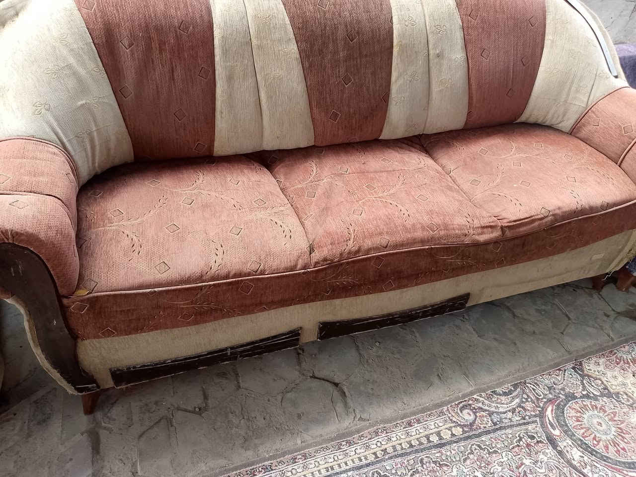 تخم ١٠ مقاعد سعر بلاش 

سعر ١٠٠ الف فقط 💥😯


**إذا كنت صاحب هذا الإعلان وتريد حذفه لأي سبب، رجاءا أرسل رسالة إلى الدعم الفني**