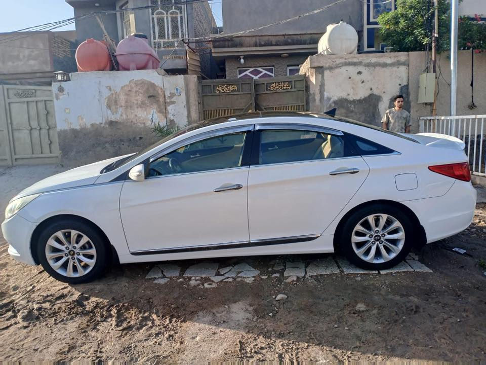 السلام عليكم سوناتا للبيع خليجي موديل 2011 فول عدا البصمه سياره جاهزه رقم بغداد انكليزي باسمي سونار موضح بالمنشور مكان السياره الحله مقابل المستشفى التركي السعر 113 وبيه مجال بسيط أي استفسار الاتصال ***********
