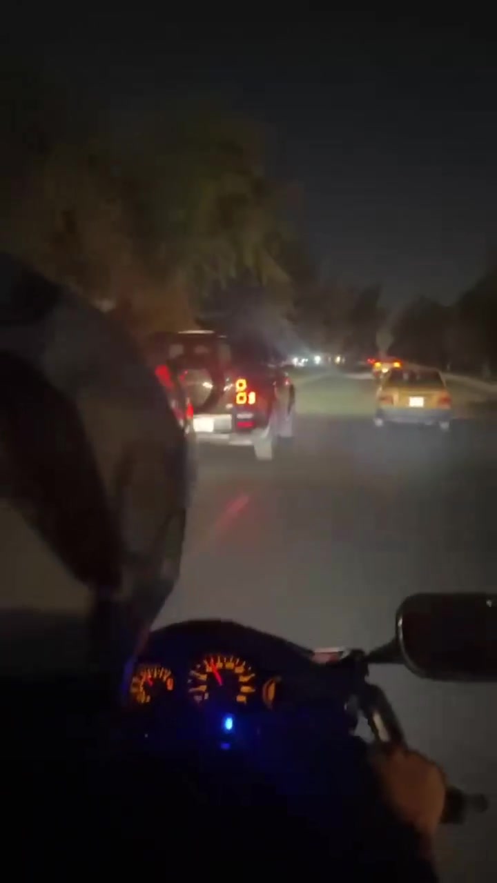 سلفر ونج قديم ٦٠٠ 
دراجه بيها  تبخير بالفصله فقط وبجم مابيها 
ابيع كوم حديد سعر 800 الف وبيها مجال
***********
