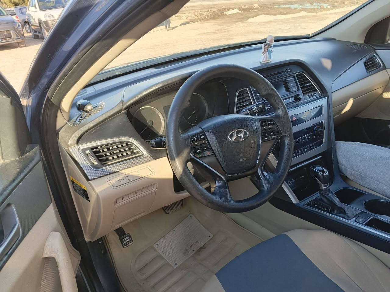 السلام عليكم 
سياره سوناتا موديل 2017 حادثة قبق صندوق فقط وبارد بلجاملغ الخلفي رقم بابل السنوية باسمي 
مكان السياره - الحصوه 
السعر المطلوب 118 
للأستفسار *********** واتساب 
‏‪***********‬‏
